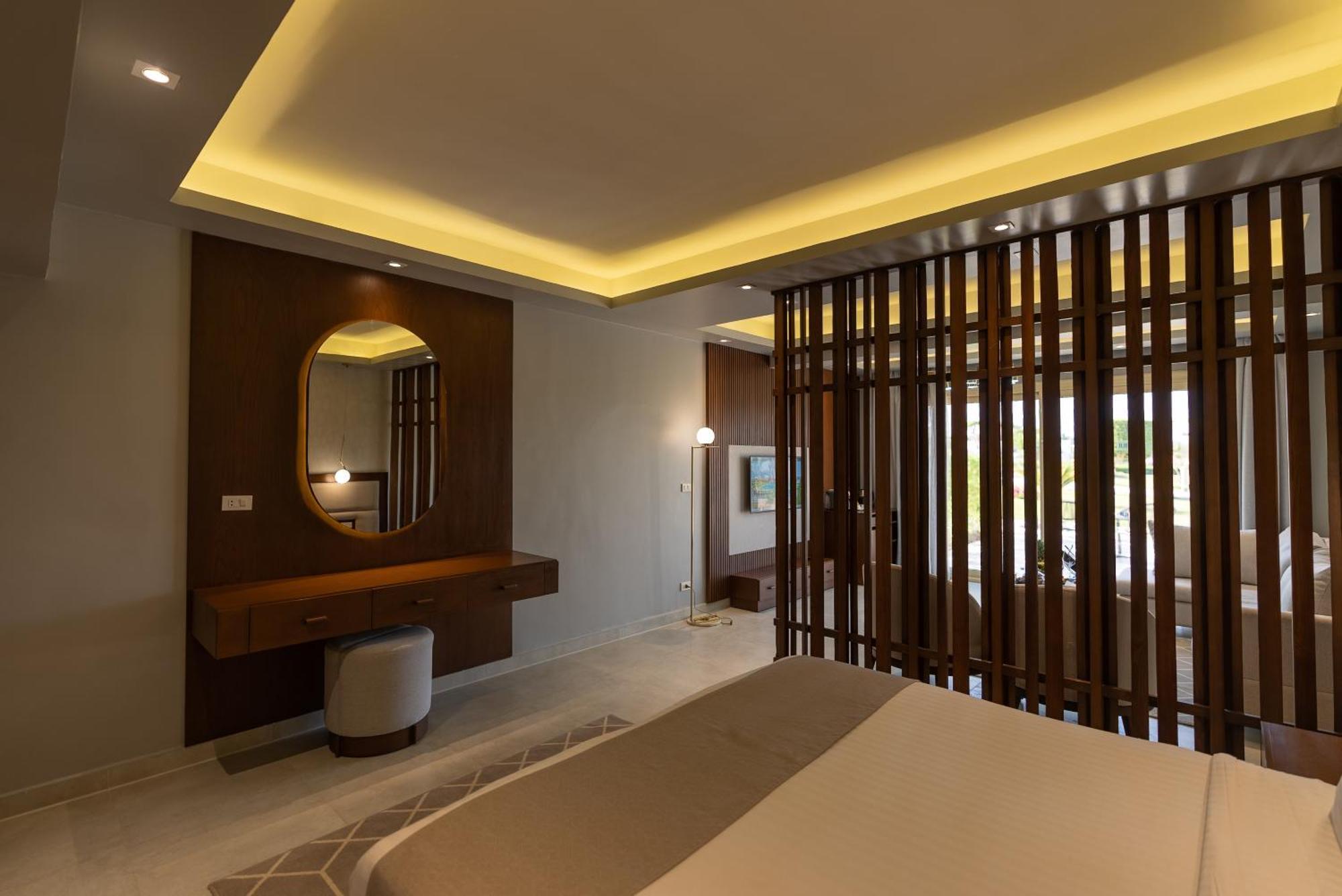 Sunrise Crystal Bay Resort -Grand Select (Adults Only) Hurghada Luaran gambar A bedroom at the hotel